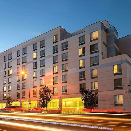 Springhill Suites By Marriott New York Laguardia Airport Exterior photo